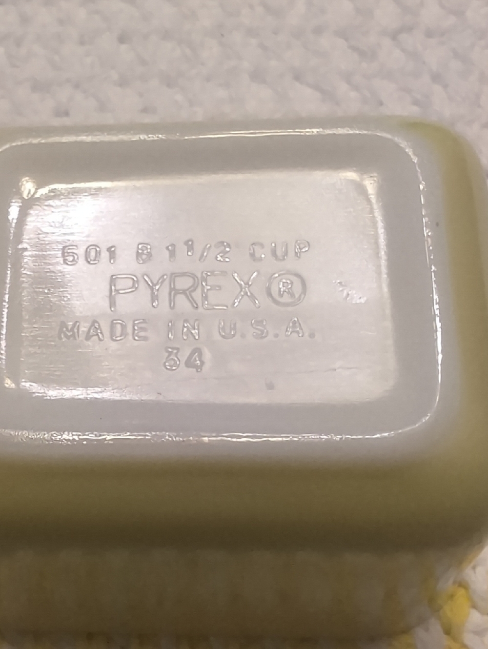 Pyrex Yellow Butter Dish - Picture 3 of 5